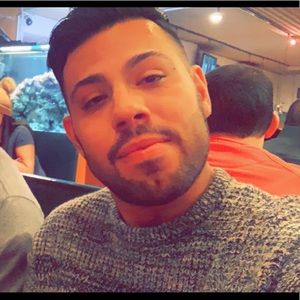 Meet your Posher, Johnathan